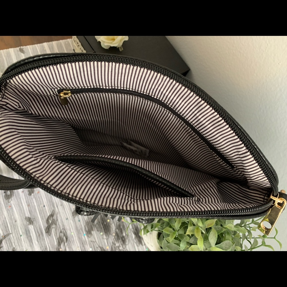 Purse - Picture 2 of 2